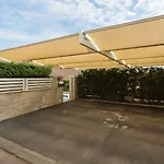 Atemberaubende Mit Pool, Jacuzzi, Sauna, Panoramablick, Eigener Taverne, Spielplatz, Kamin *