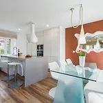 Hébergement de vacances Atemberaubende Mit Pool, Jacuzzi, Sauna, Panoramablick, Eigener Taverne, Spielplatz, Kamin
