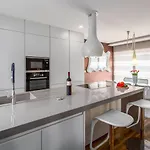 Atemberaubende Mit Pool, Jacuzzi, Sauna, Panoramablick, Eigener Taverne, Spielplatz, Kamin Hébergement de vacances *
