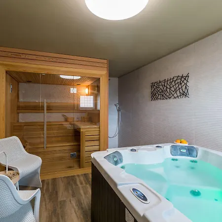 Atemberaubende Mit Pool, Jacuzzi, Sauna, Panoramablick, Eigener Taverne, Spielplatz, Kamin Casa de Férias *